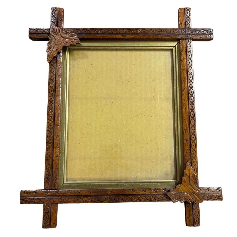VTG Wood Tramp Art Gilded Adirondack Folk Art Decorative Picture Frame 8x10